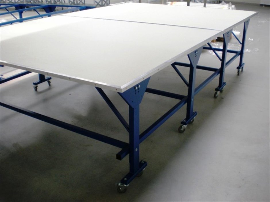 Стойка для размотки рулонных материалов ссрм0,6-1100