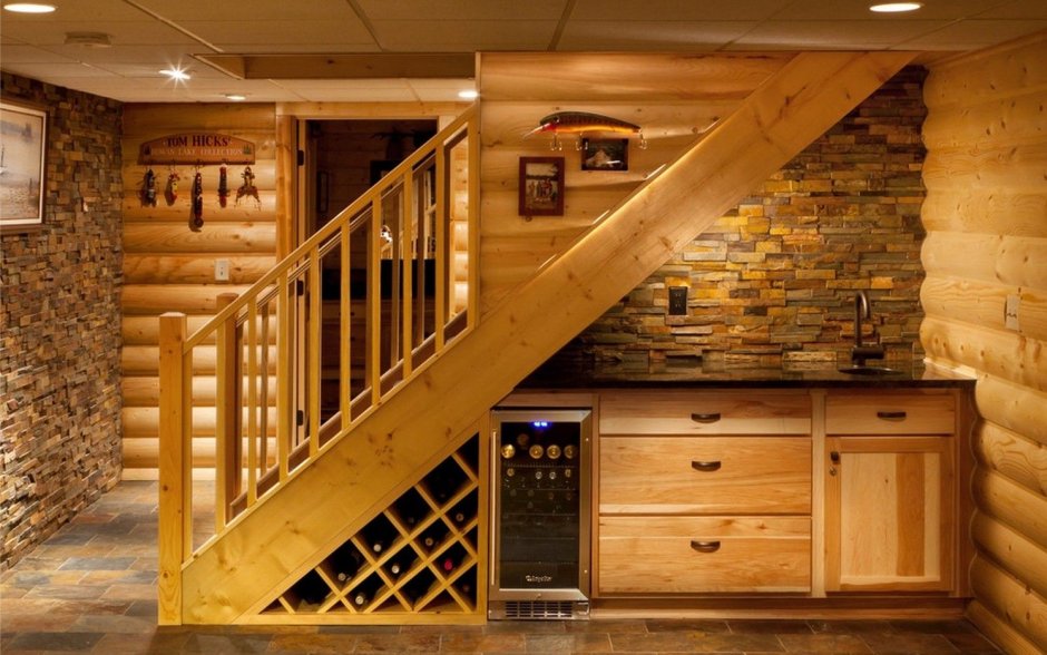 Деревянная лестница в стиле Шале