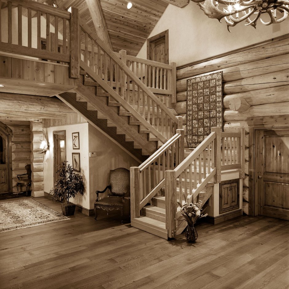 Лестница на чердак в частном доме