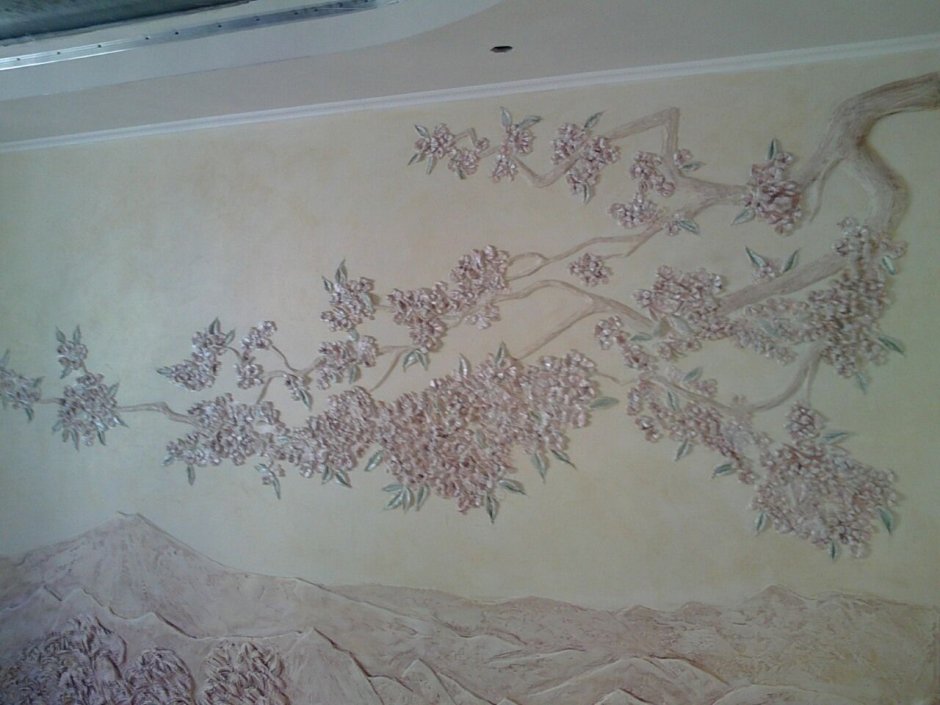 Барельеф Сакура на стене