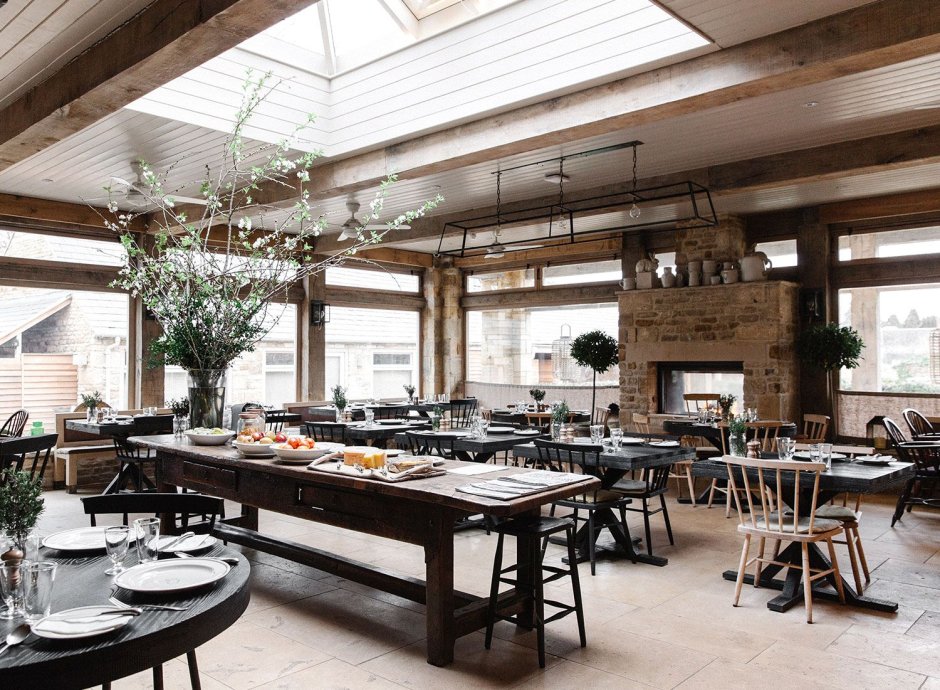 Интерьер ресторана в стиле Кантри