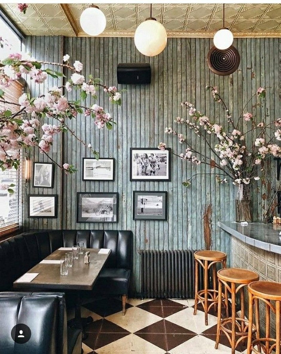 Декорация стен в ресторане