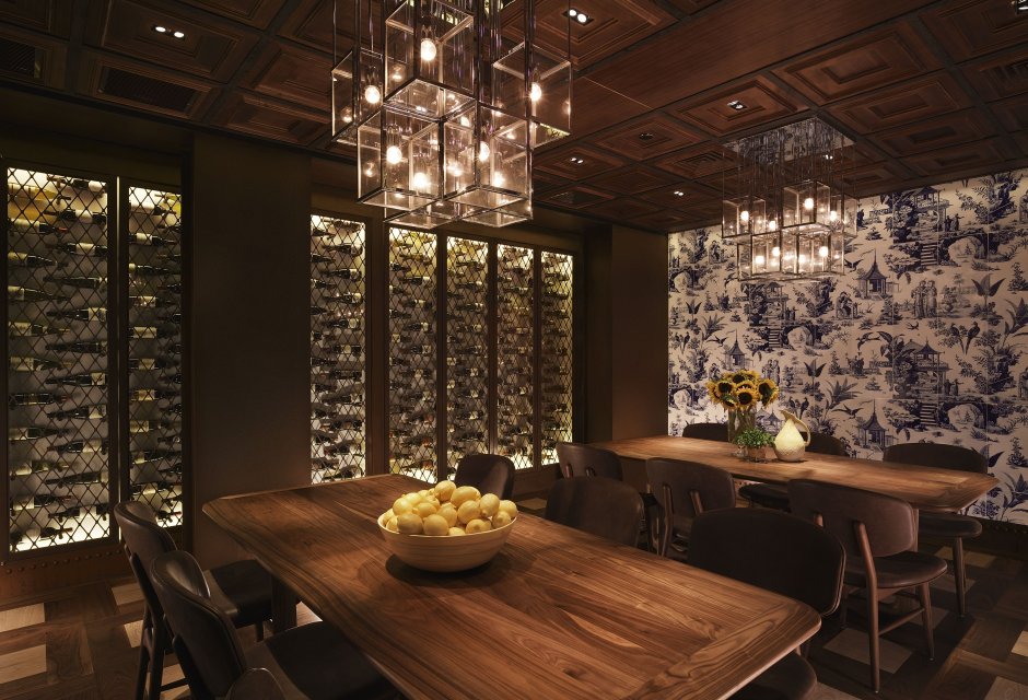 Отделка ресторана деревом