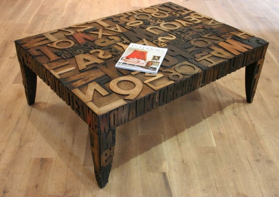 Старинный журнальный столик