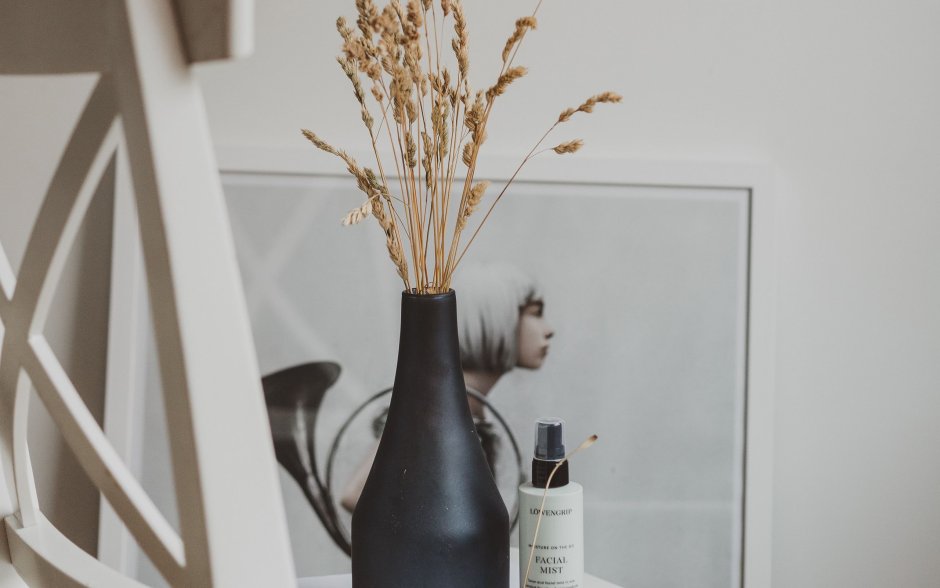 Ветки хлопка в вазе