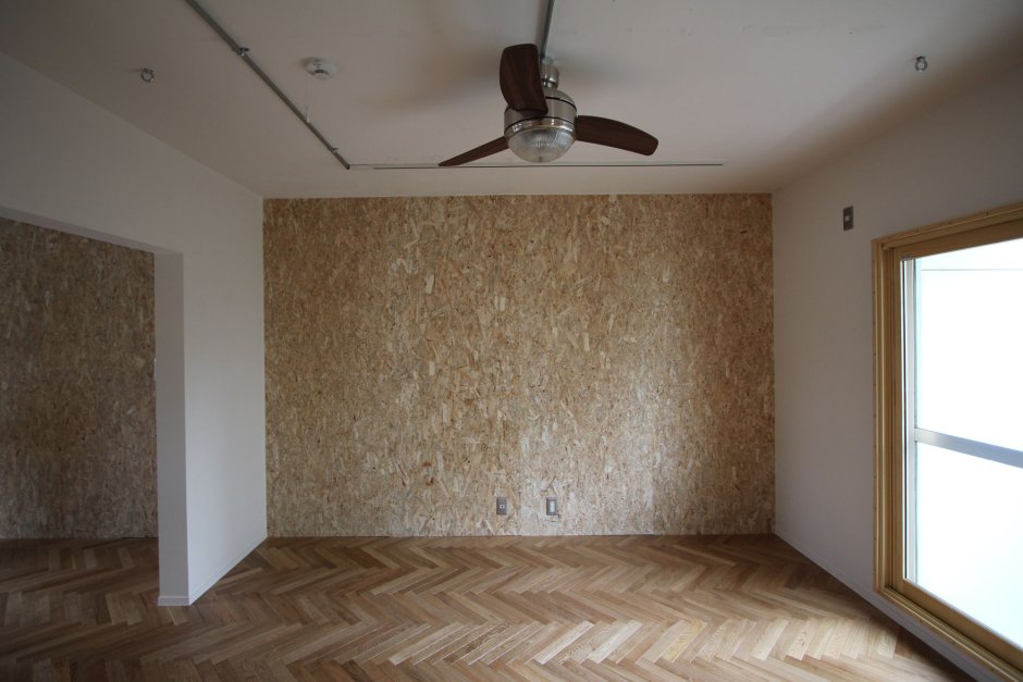 Потолок из ОСБ покрашенный интерьер