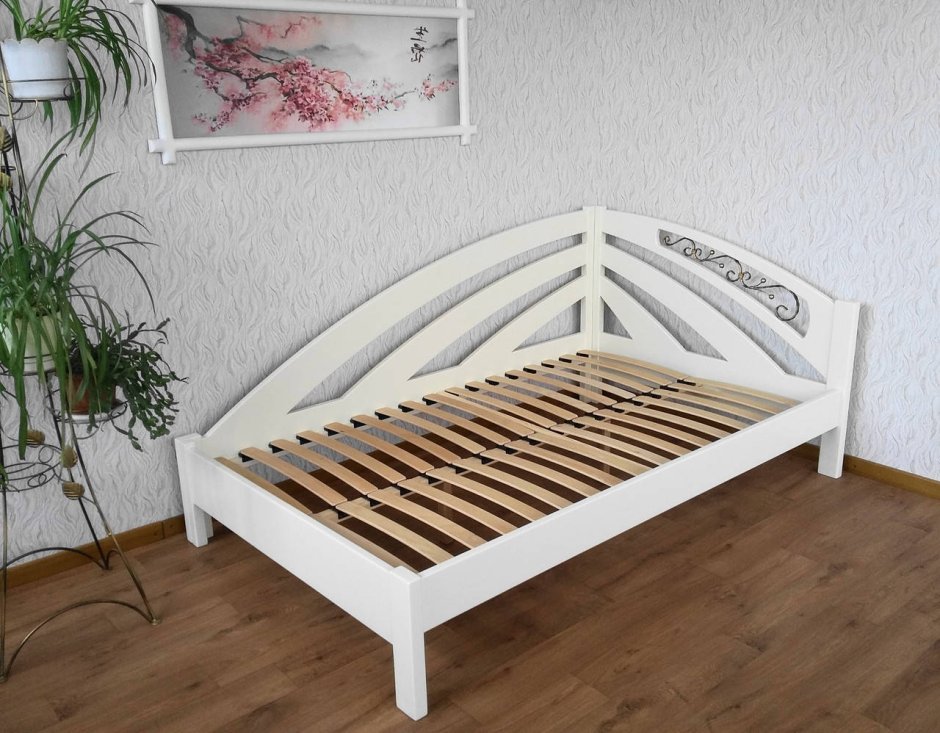 Кровать угловая деревянная