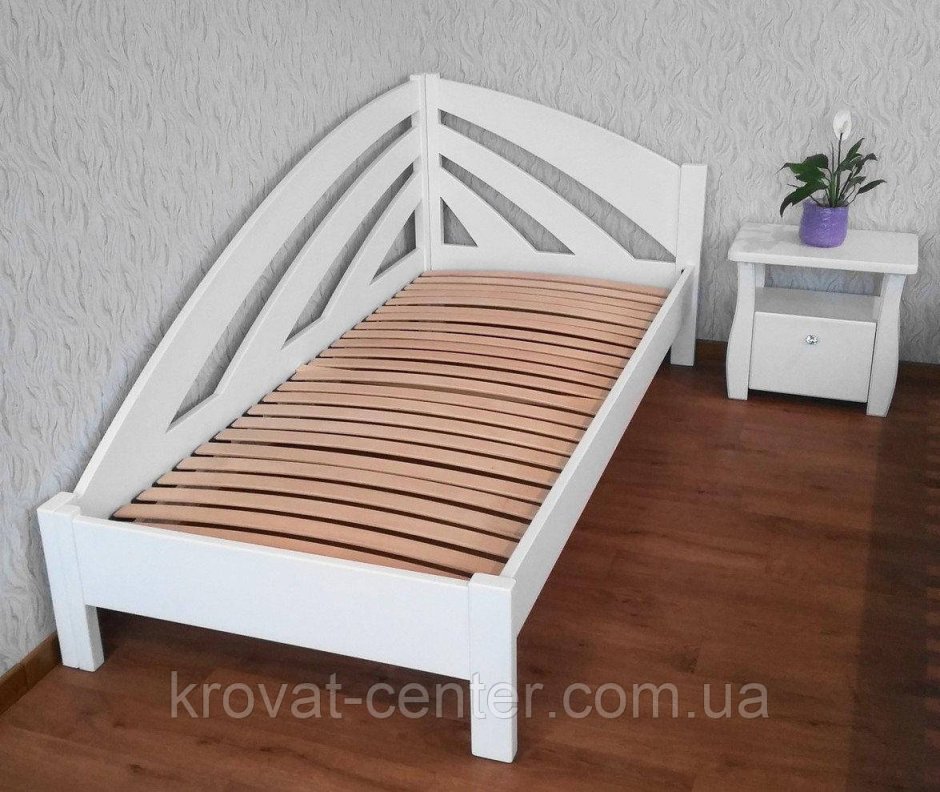 Кровать угловая деревянная