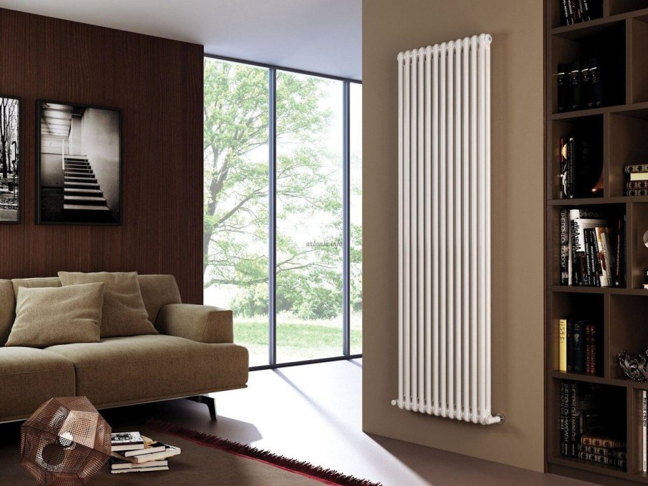 Вертикальный радиатор КЗТО Соло в интерьере