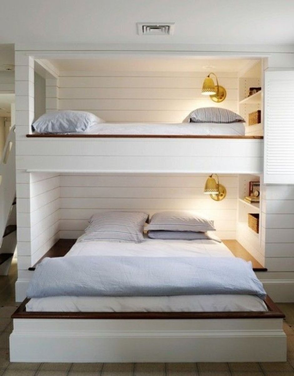 Спальня с двук итажной кроватью