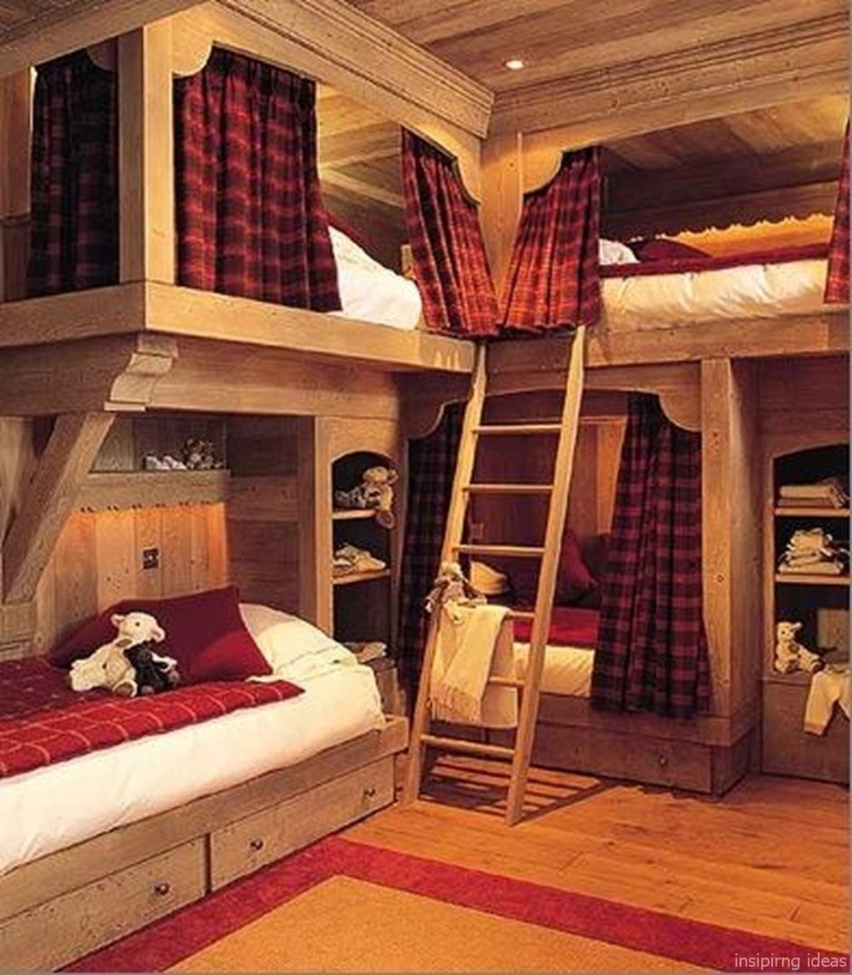 Уютная комната с двухъярусной кроватью