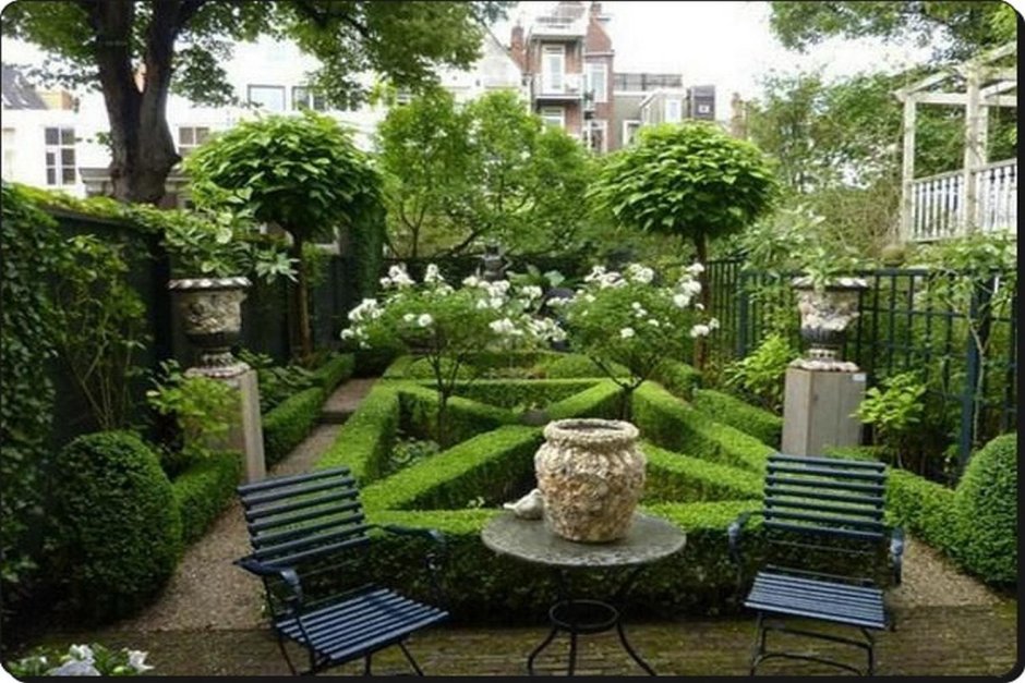 Малый сад в пейзажном стиле
