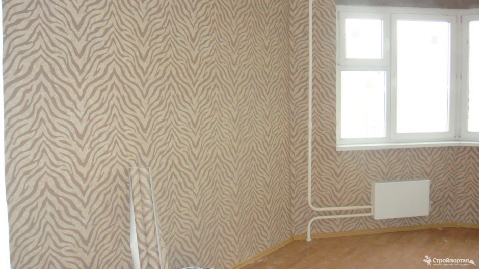 Отделка стыков обоев