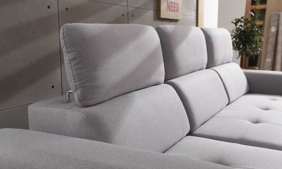Диван с регулируемым подголовником