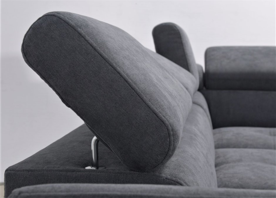 Диван с регулируемыми подголовниками