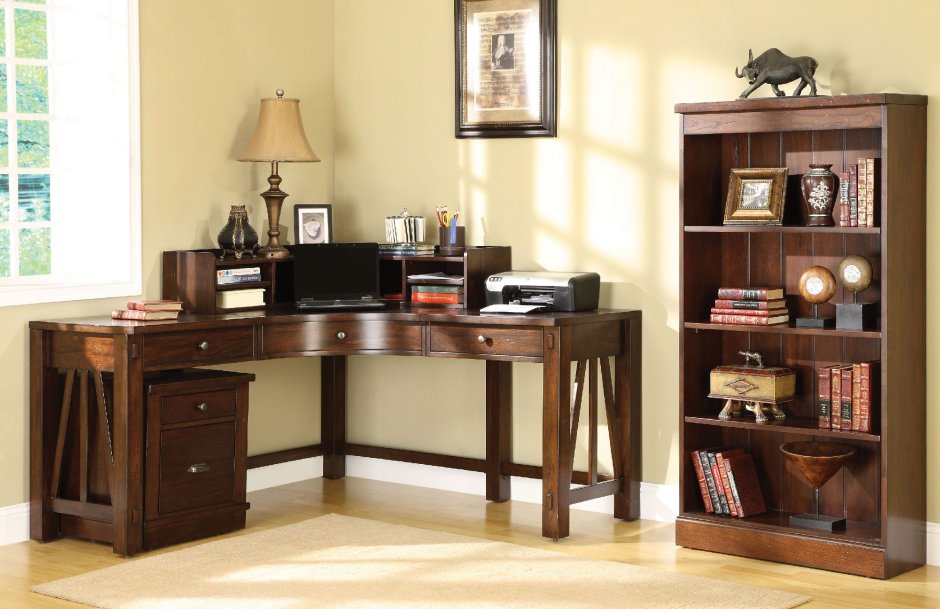 Угловой столик в гостиную