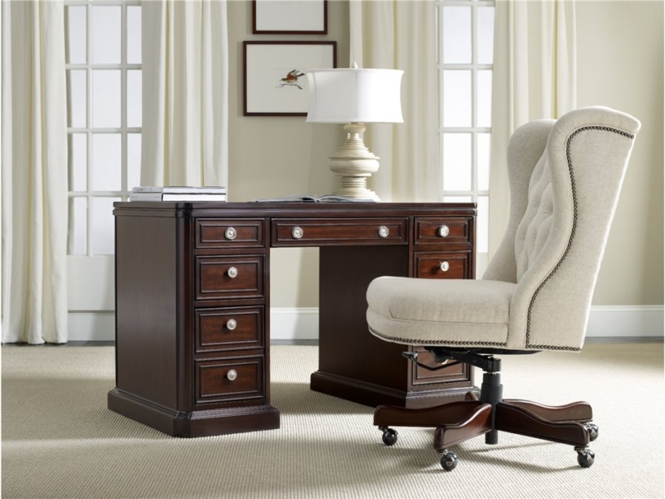 Классический письменный стол