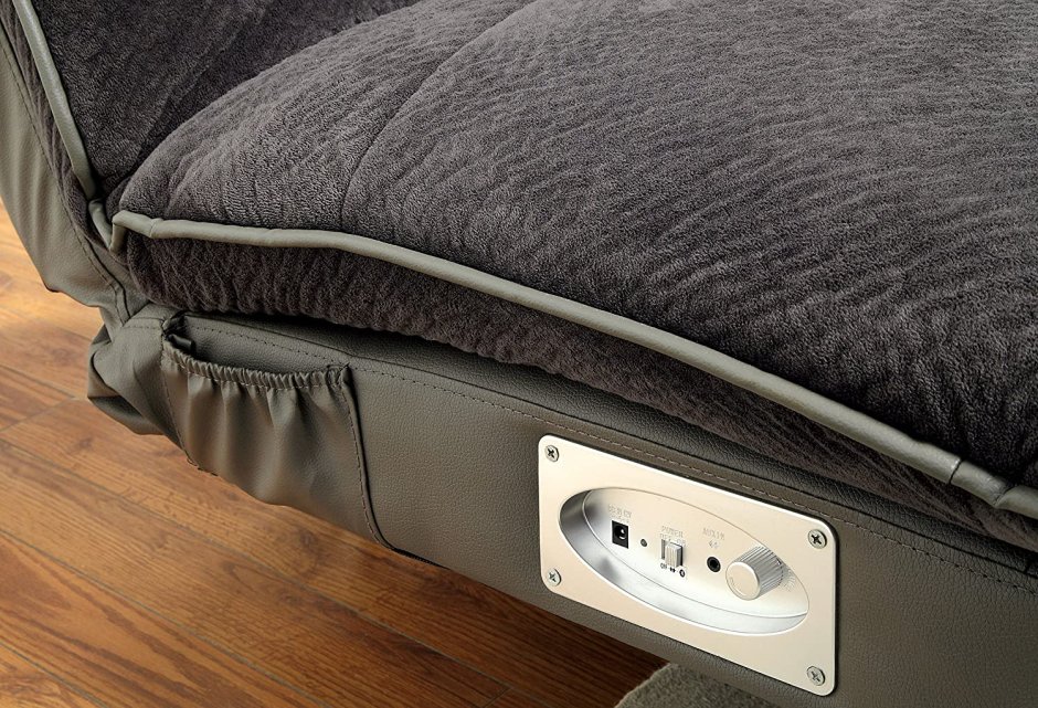 Диван со встроенными колонками