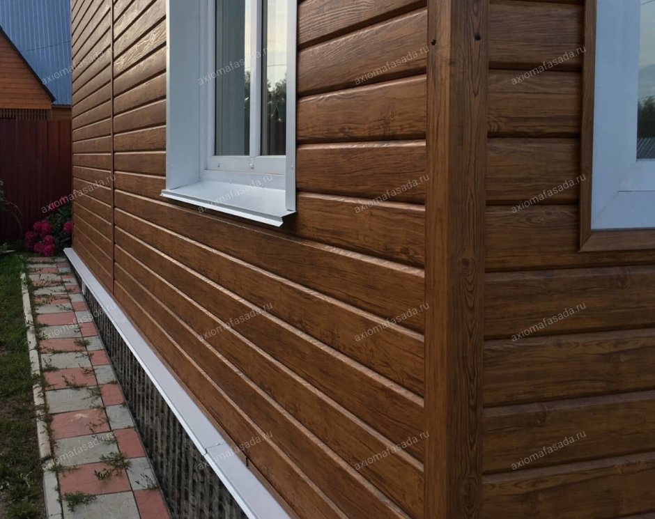 Дом фасад металлосайдинг под дерево