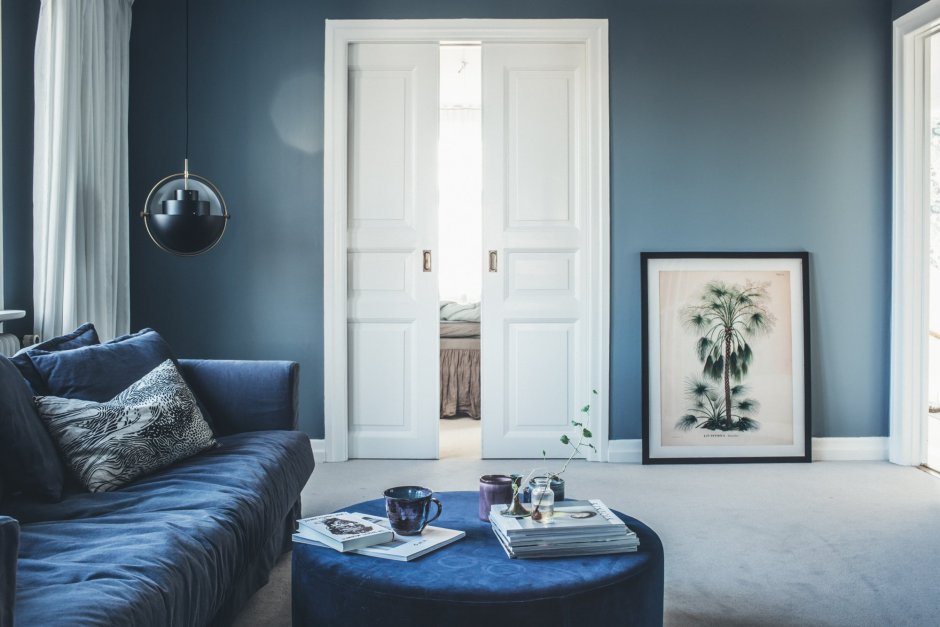 Современный интерьер гостиной в светлых тонах