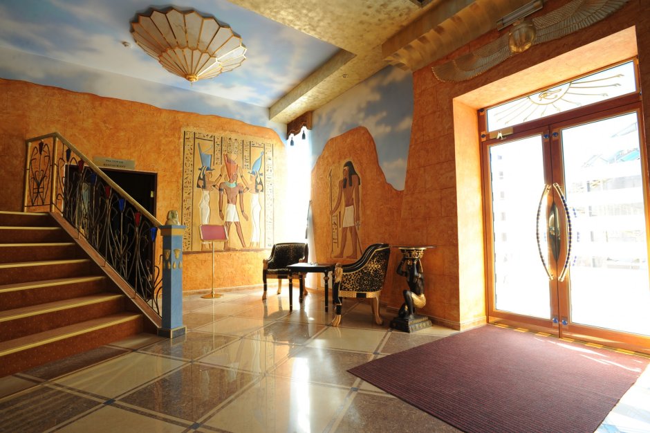Коридор в египетском стиле