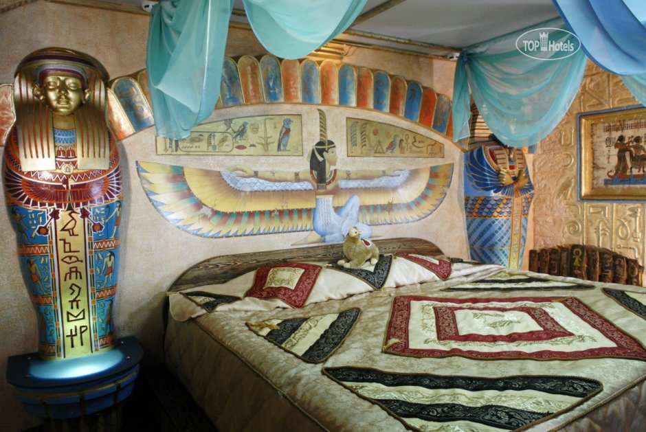 Потолок в египетском стиле