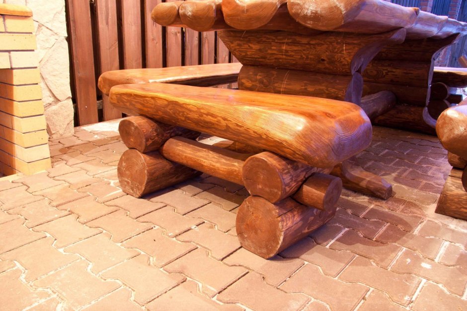 Лавка из кругляка