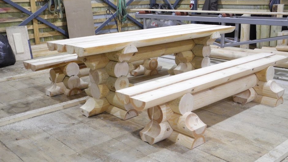 Лавка из оцилиндрованного бревна