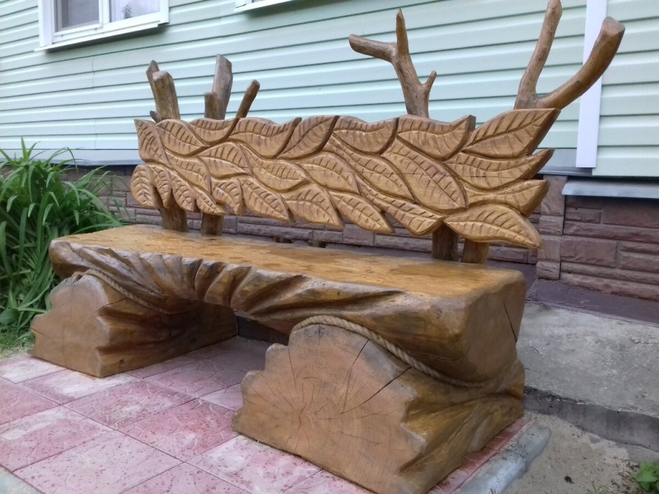 Скамья из бревна