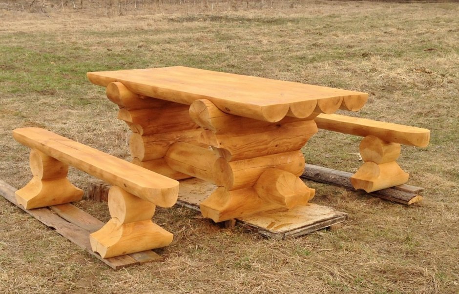 Стол и лавки из бревна