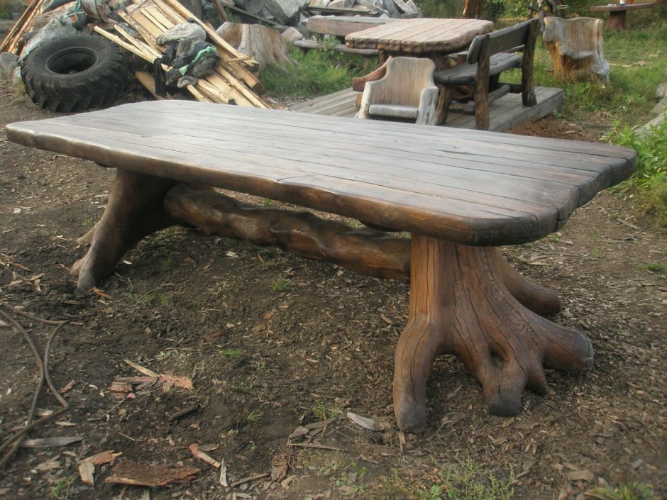 Стол из массива бревна