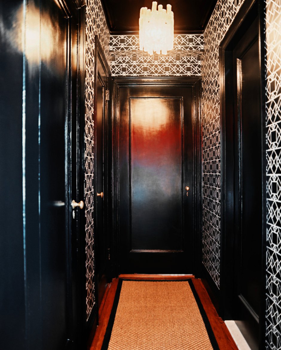 Комбинирование обоев в прихожей