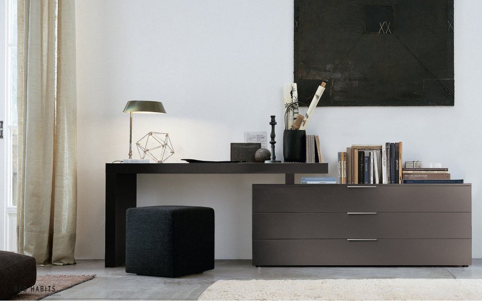 Длинная тумба с туалетным столиком