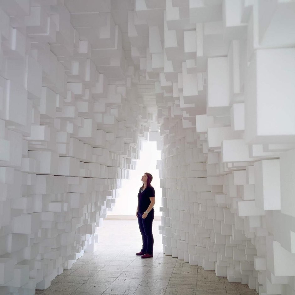 Испания инсталляция из кубиков