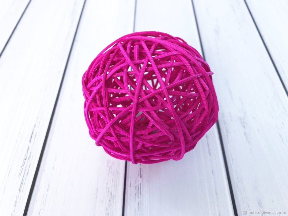 Шары из ротанга в интерьере