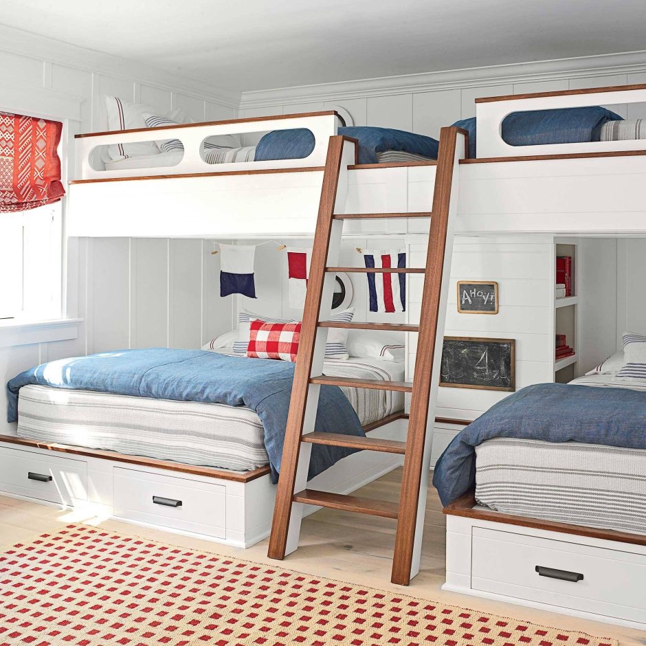 Двухэтажная четырехместная кровать