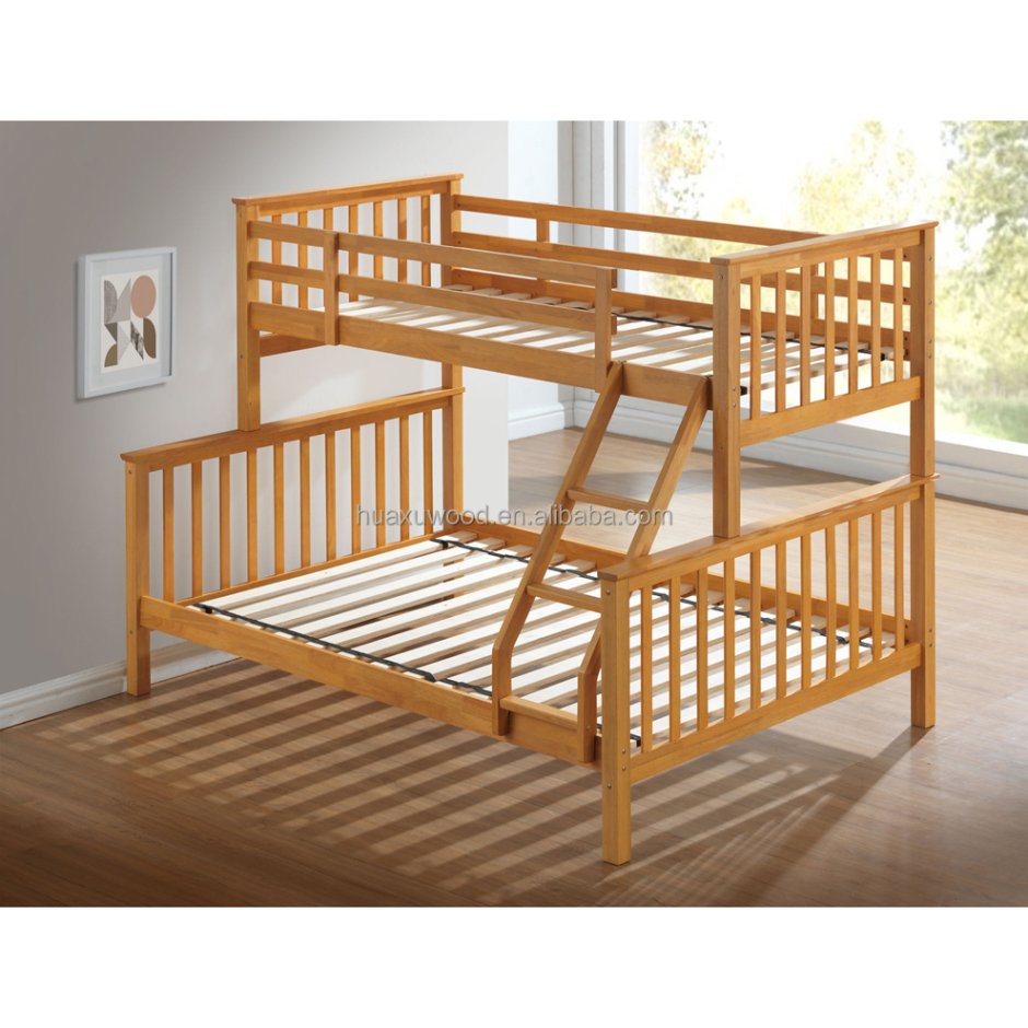 Тройная двухъярусная кровать