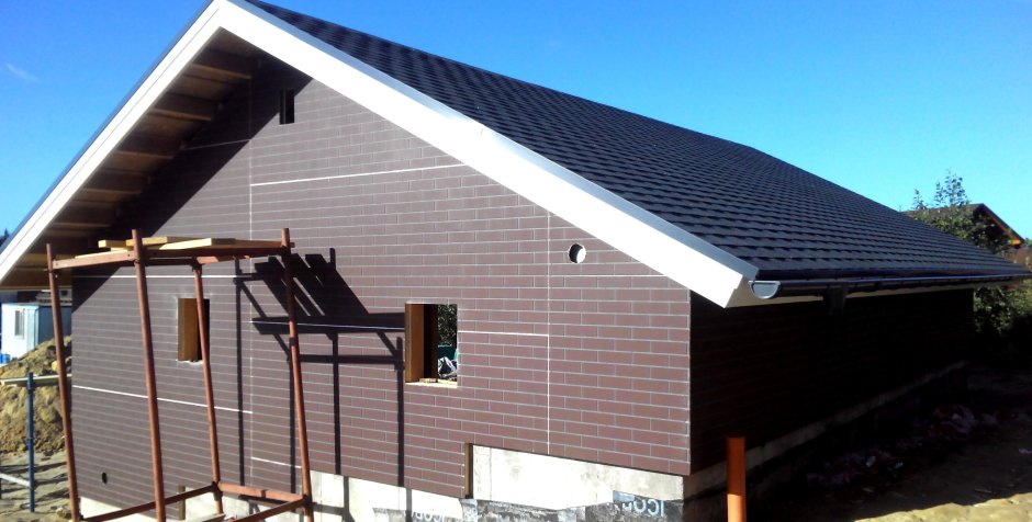 Отделка фасада плоским шифером