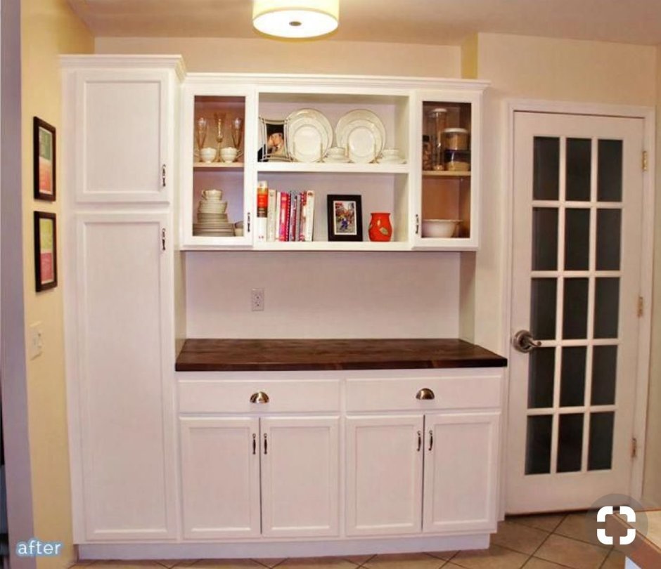 Кухонный гарнитур с буфетом без навесных шкафов