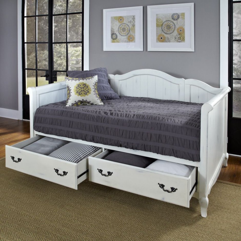 Тахта в классическом стиле