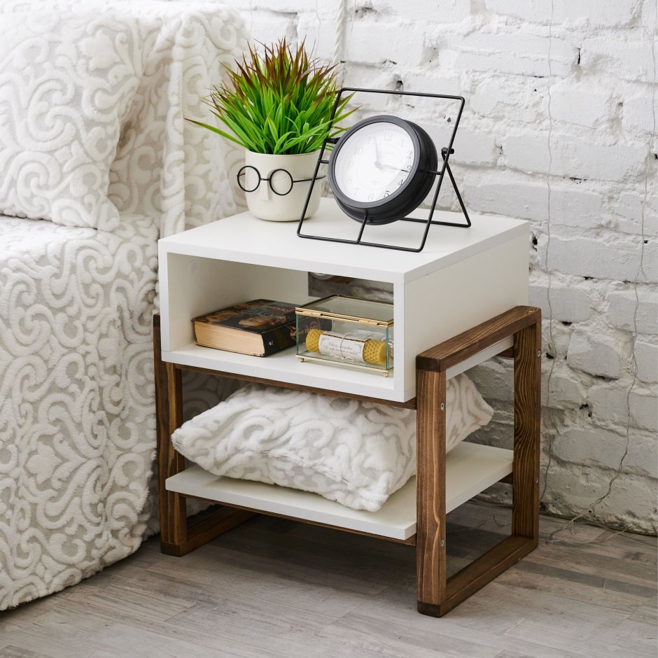 Журнальный столик прикроватный