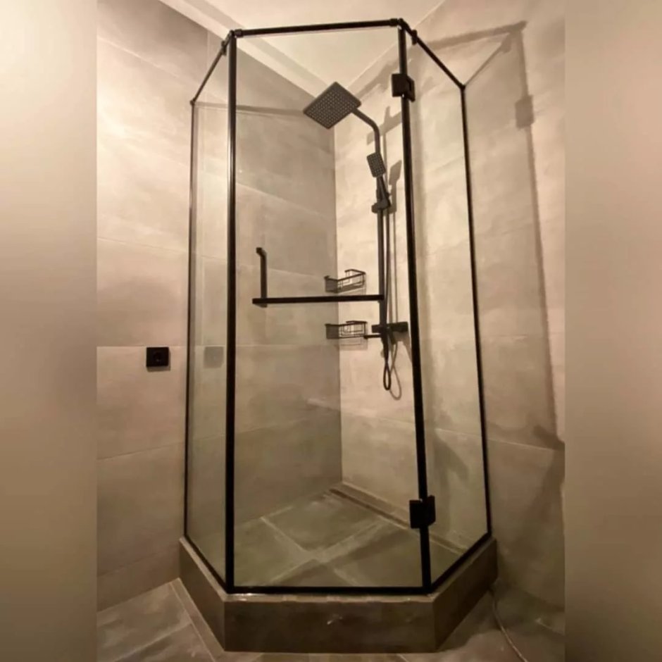 Стеклянная душевая кабина лофт