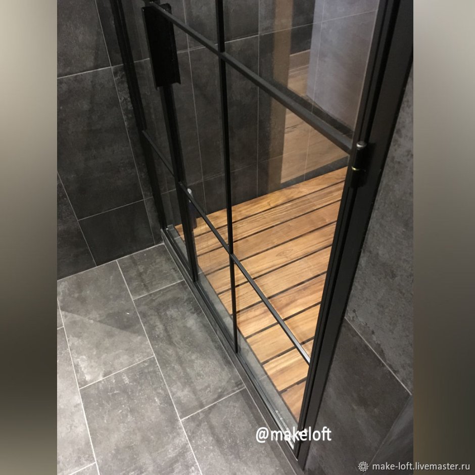 Стеклянная душевая кабина лофт