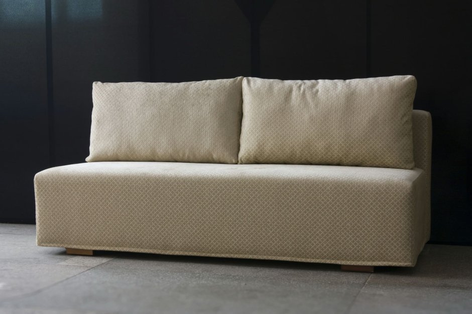 Минималистичный диван без подлокотников