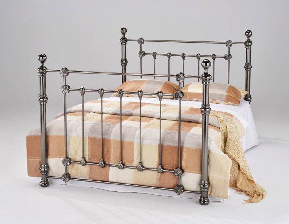 Никелированная кровать