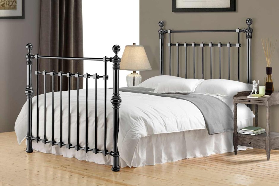 Железная кровать