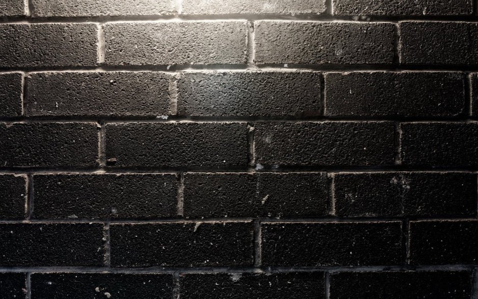 Черный кирпич