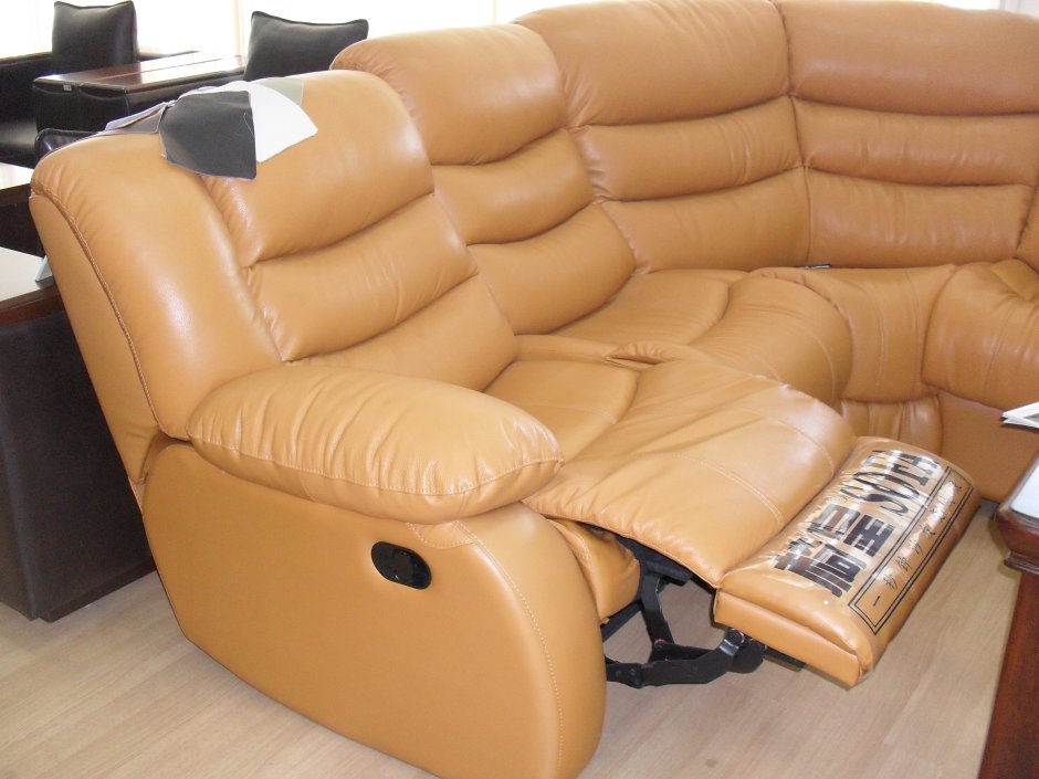 Большой угловой кожаный диван для сауны