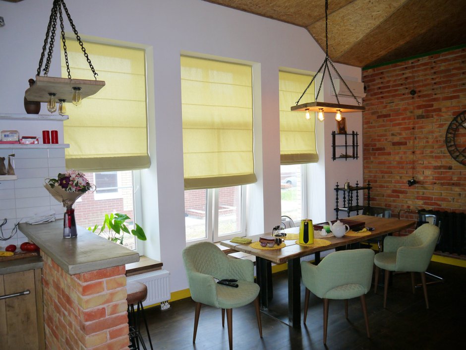 Рулонные шторы под стиль лофт на кухню