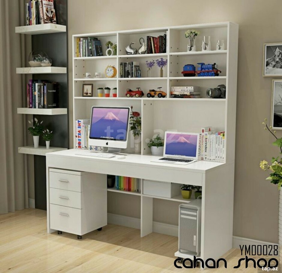 Письменный стол с полками